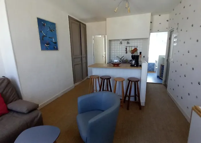 Morny Plein Centre *